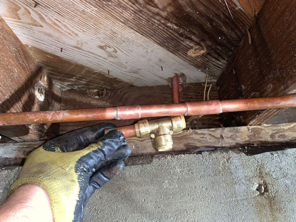 Installing a copper pipe tee Leaking Water